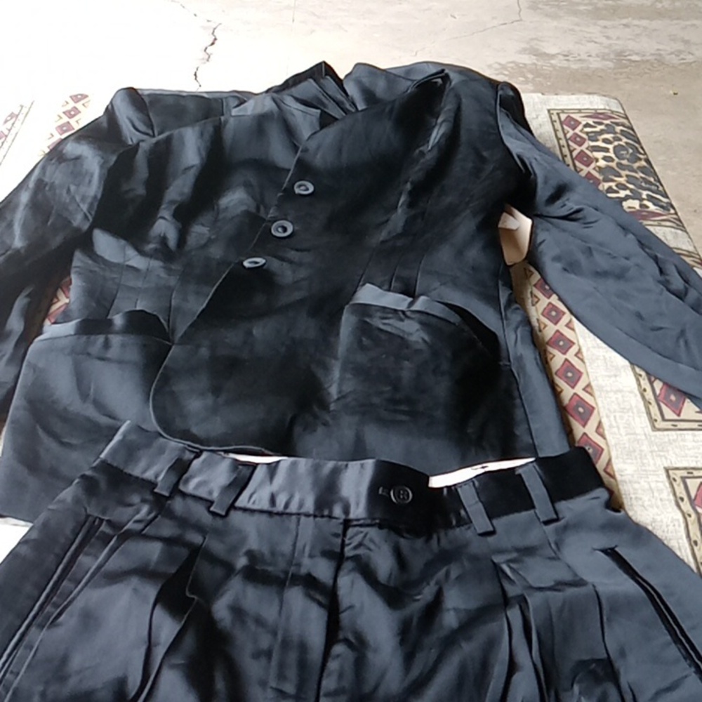 VERY CLASSY BLACK NORMA KAMALI PANT SUIT